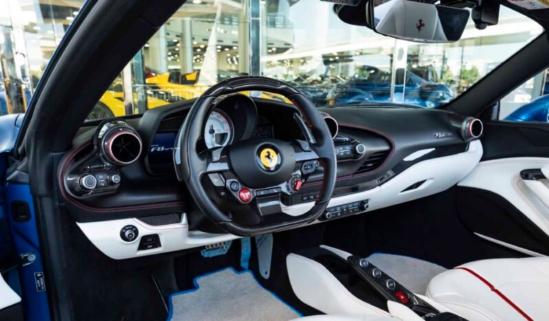 
								Ferrari F8 Spider full									
