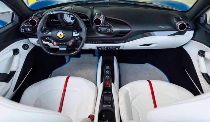 
								Ferrari F8 Spider full									