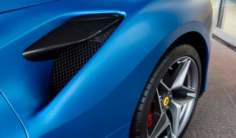 
								Ferrari F8 Spider full									
