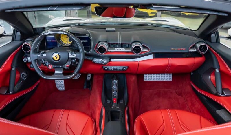 
								Ferrari F8 Spider full									