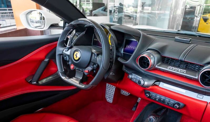 
								Ferrari F8 Spider full									