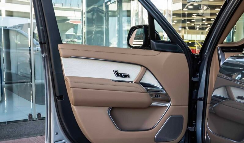 
								Range Rover SV full									