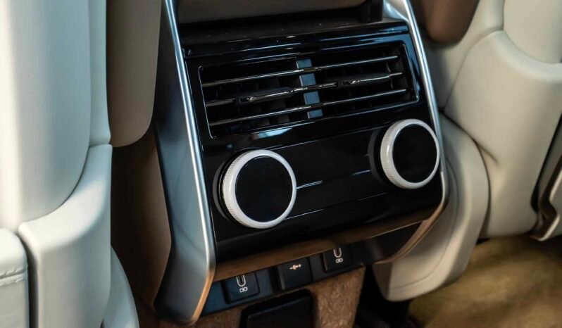 
								Range Rover SV full									