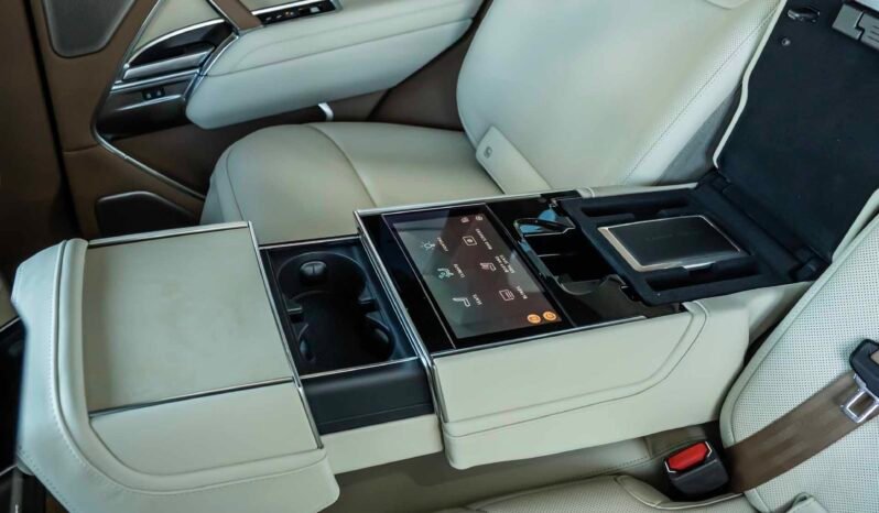
								Range Rover SV full									