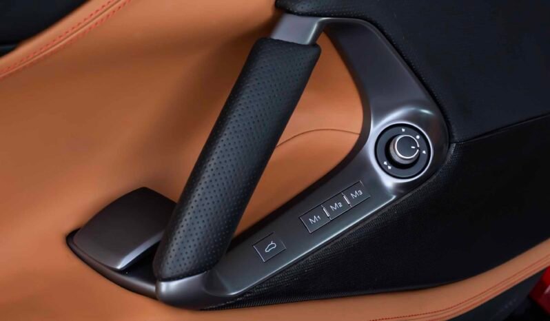 
								Ferrari 812 Superfast full									