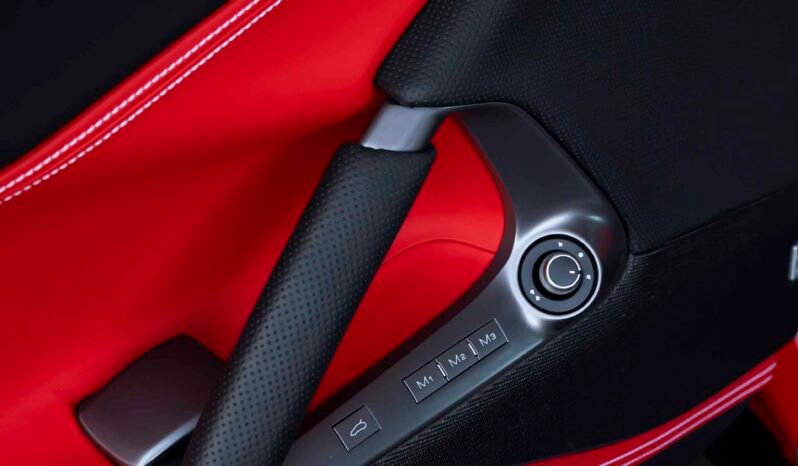 
								Ferrari 812 Superfast full									