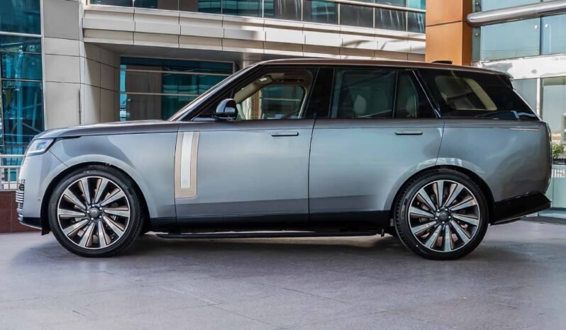 
								Range Rover SV full									