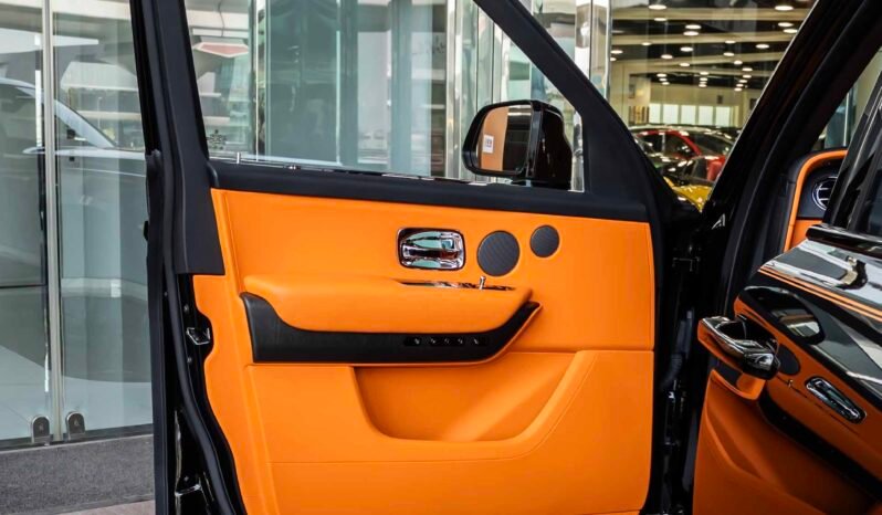 
								Rolls Royce Cullinan full									