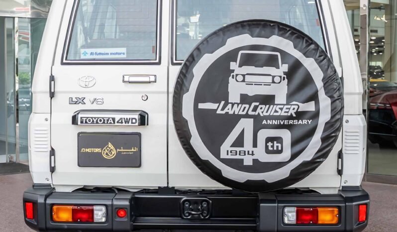 
								Toyota land cruiser LX V6 (4WD) full									