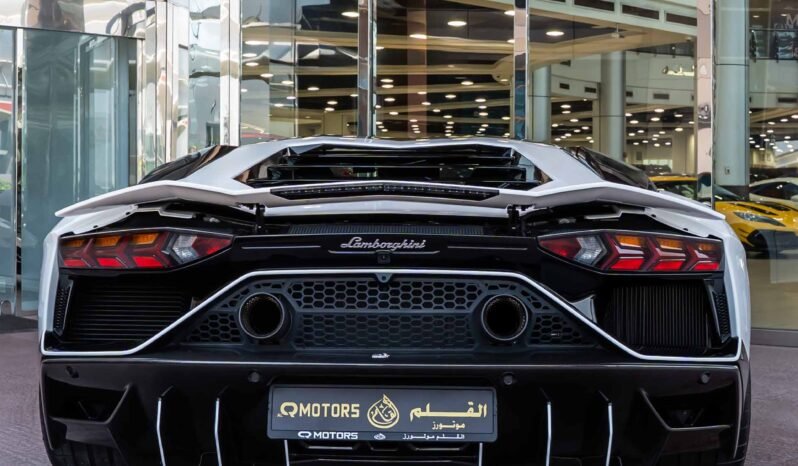 
								Lamborghini Aventador full									