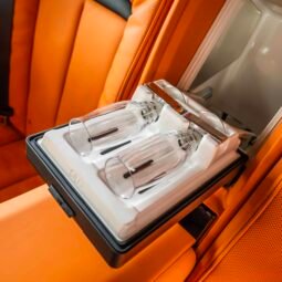 
										Rolls Royce Cullinan full									