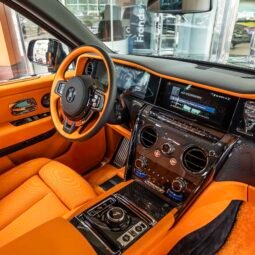 
										Rolls Royce Cullinan full									