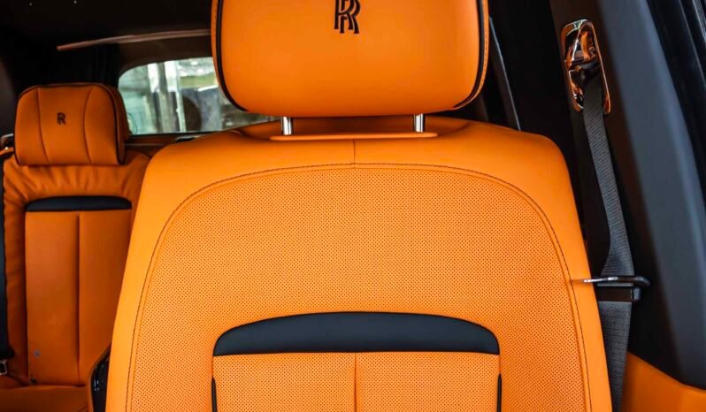 
								Rolls Royce Cullinan full									
