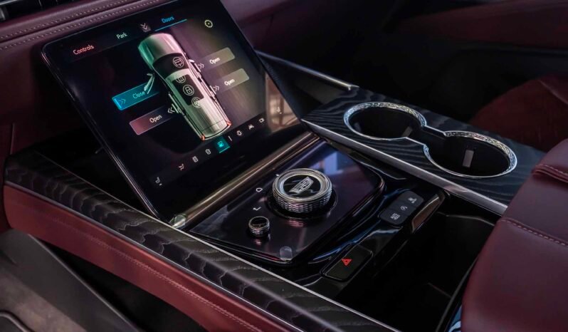 
								Cadillac Escalade full									