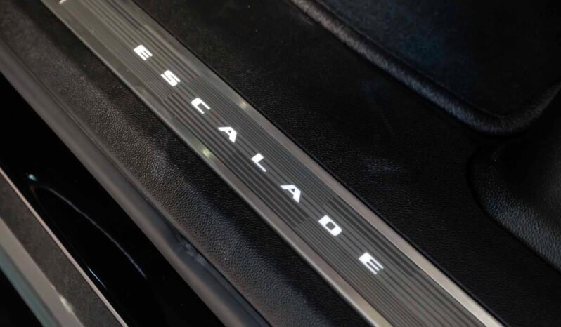 
								Cadillac Escalade full									