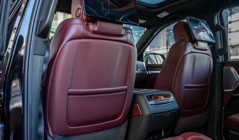 
								Cadillac Escalade full									