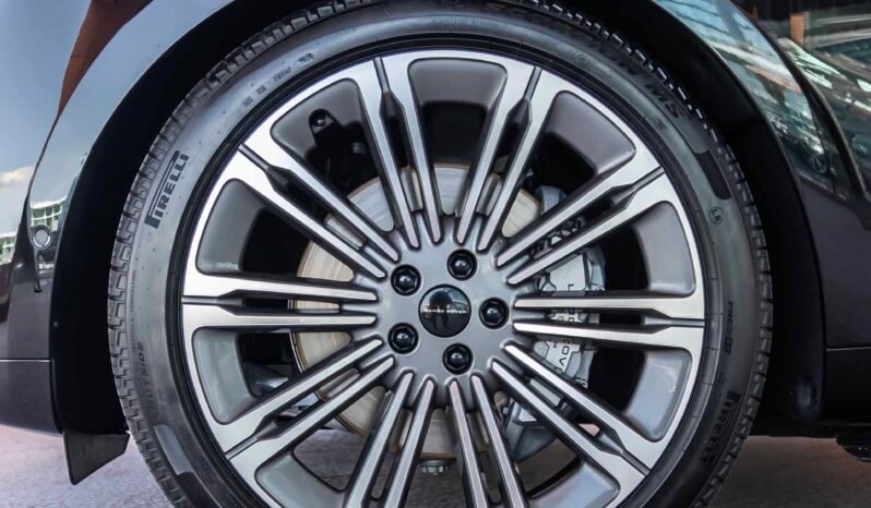 
								Range Rover full									