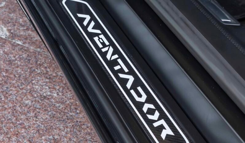 
								Lamborghini Aventador LP720 full									
