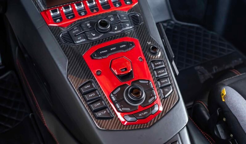 
								Lamborghini Aventador LP720 full									