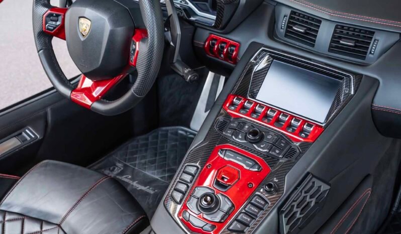 
								Lamborghini Aventador LP720 full									