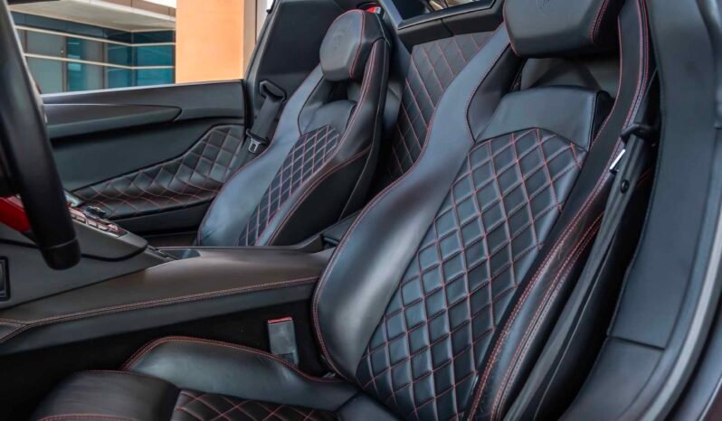 
								Lamborghini Aventador LP720 full									