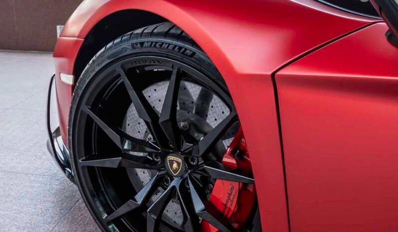 
								Lamborghini Aventador LP720 full									