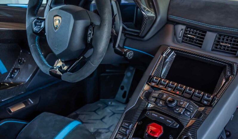 
								Lamborghini Aventador full									