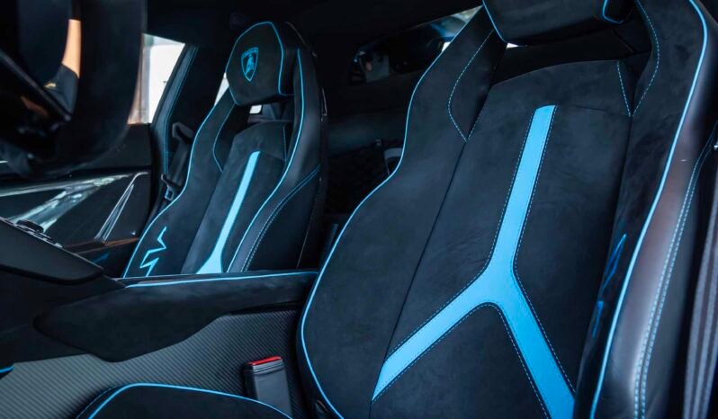 
								Lamborghini Aventador full									