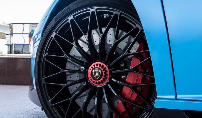 
								Lamborghini Aventador full									