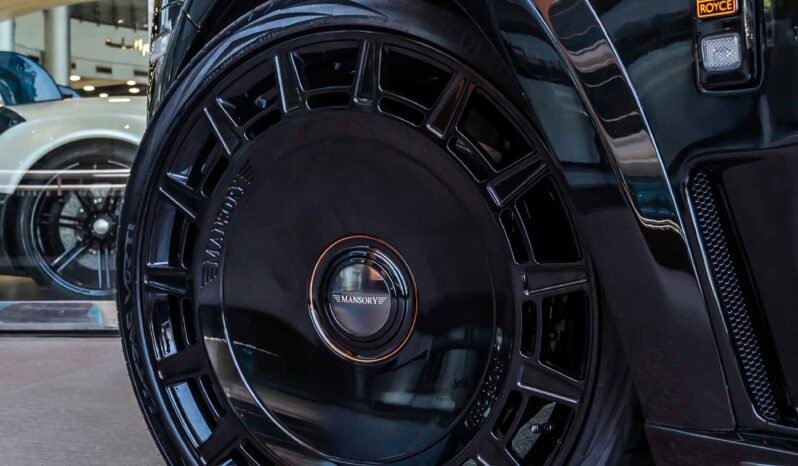 
								Rolls Royce Cullinan Mansory full									