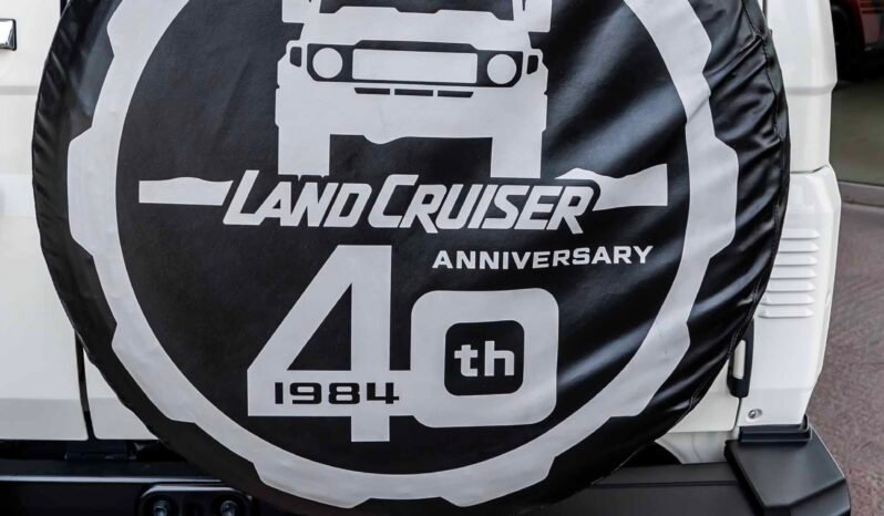 
								Toyota land cruiser LX V6 (4WD) full									