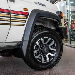 
										Toyota land cruiser LX V6 (4WD) full									