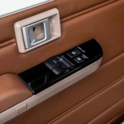 
										Toyota land cruiser LX V6 (4WD) full									