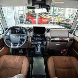 
										Toyota land cruiser LX V6 (4WD) full									