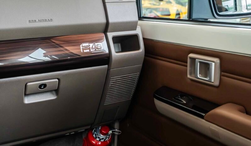 
								Toyota land cruiser LX V6 (4WD) full									