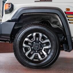 
										Toyota land cruiser LX V6 (4WD) full									