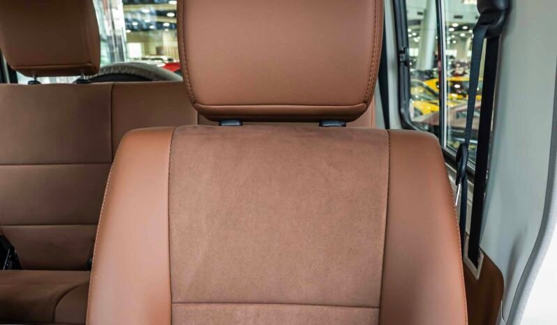 
								Toyota land cruiser LX V6 (4WD) full									
