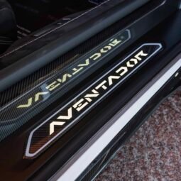 
										Lamborghini Aventador full									