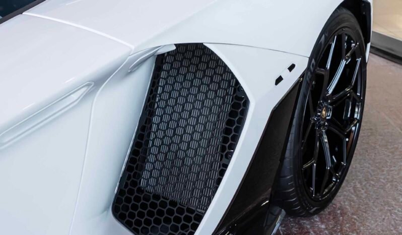 
								Lamborghini Aventador full									