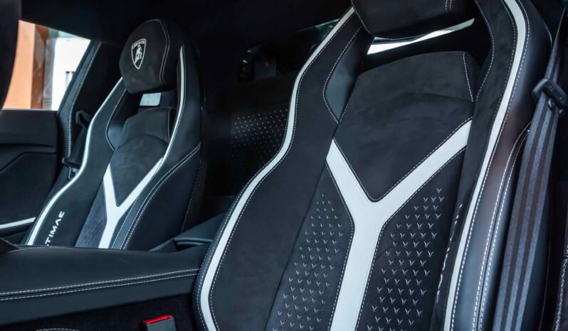 
								Lamborghini Aventador full									