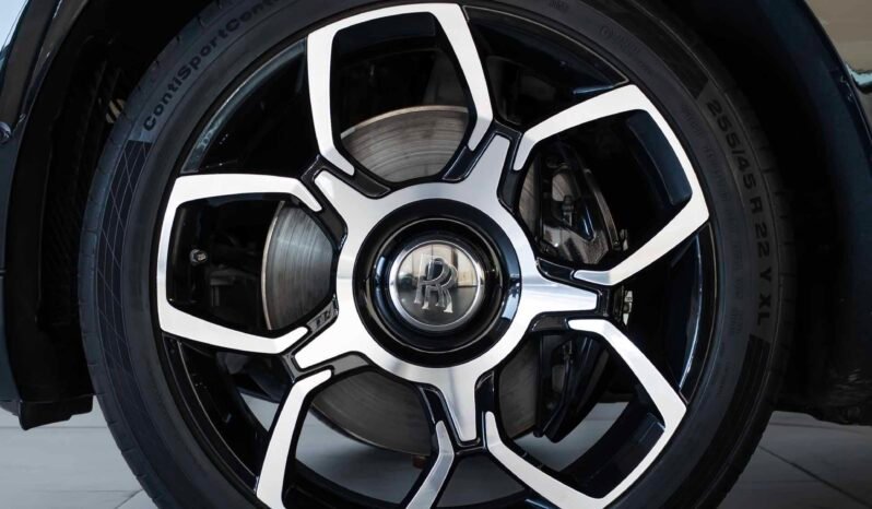 
								Rolls Royce Cullinan full									