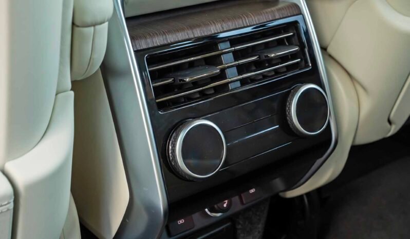 
								Range Rover full									