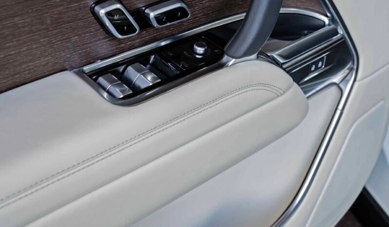 
								Range Rover full									