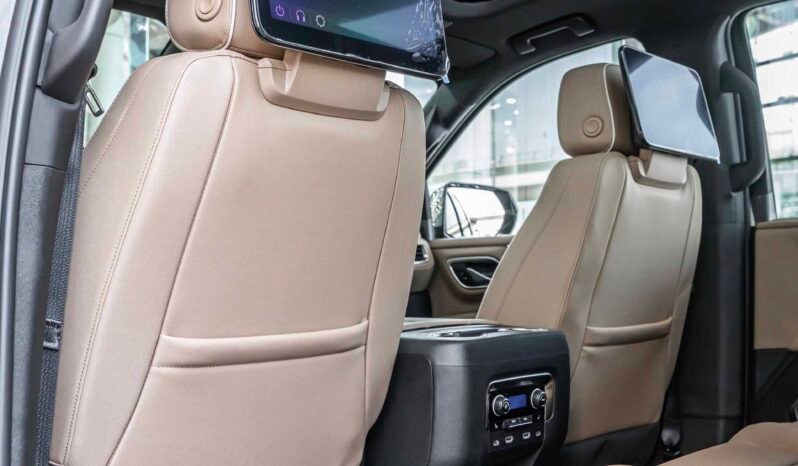 
								Chevrolet Tahoe full									