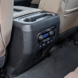 
										Chevrolet Tahoe full									