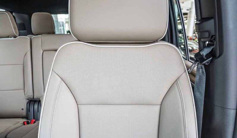 
								Chevrolet Tahoe full									