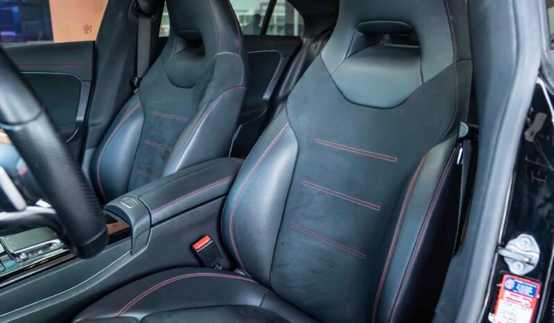 
								Mercedes CLA 200 full									