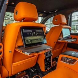 
										Rolls Royce Cullinan full									