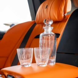 
										Rolls Royce Cullinan full									