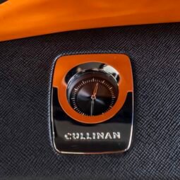 
										Rolls Royce Cullinan full									